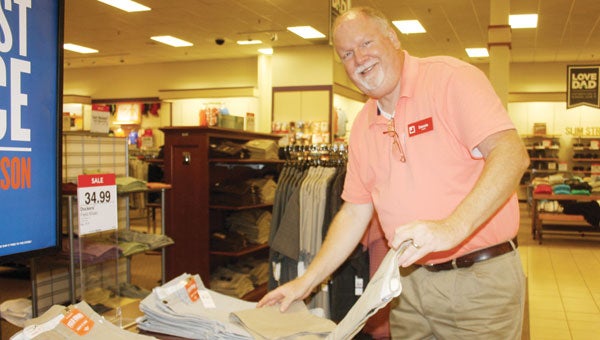 J.C. Penney manager Dennis Cockrell will be honored with a reception this Sunday.