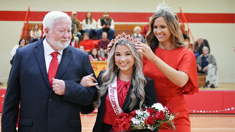phs homecoming 2023 crowning of queen main web | Pleasant Home gets homecoming victories over McKenzie | The Paradise