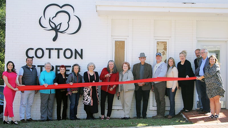 Andalusia Chamber holds ribbon cutting for first annual quilt show at Cotton Street Gallery