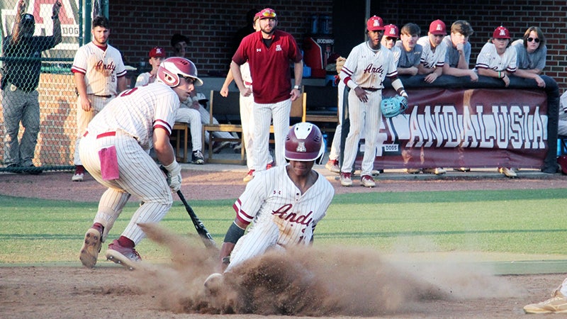 Bulldogs advance to round two with sweep over Handley